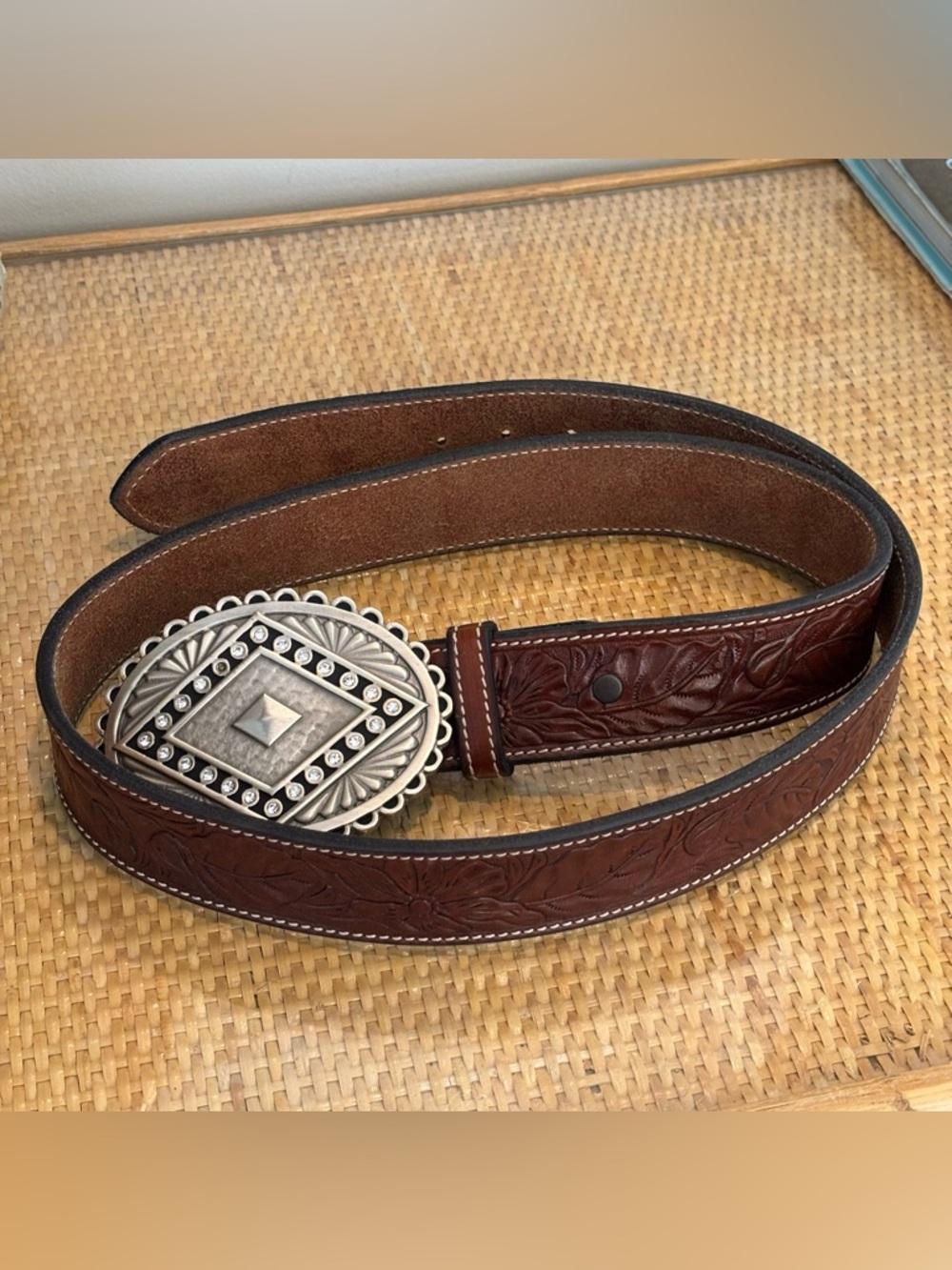 Montana Silversmiths Buckle & Hand-Tooled Leather Belt missing stone or else NEW